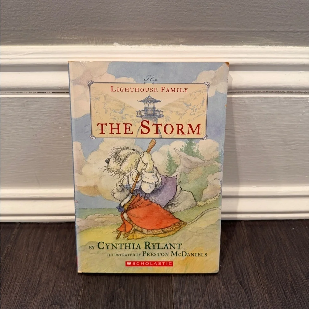 Scholastic's The Lighthouse Family: The Storm - Illustrated Adventure Paperback